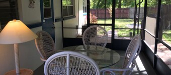 3-bedroom house in marvelous Hudson with AC, WiFi