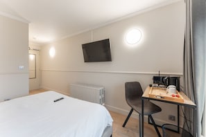 1 quarto, Wi-Fi de cortesia, roupa de cama