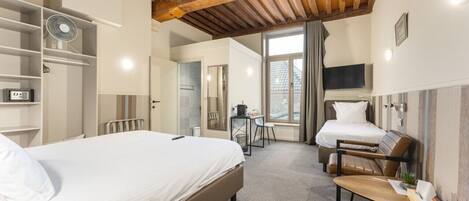 1 quarto, Wi-Fi de cortesia, roupa de cama