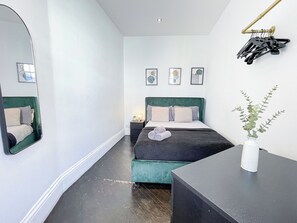 1 bedroom, iron/ironing board, travel cot, free WiFi