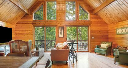 Serenity Cabin-3 Bedroom Woodland Retreat in Wintergreen