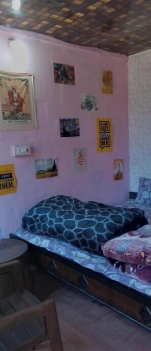 1 bedroom, WiFi, bed sheets