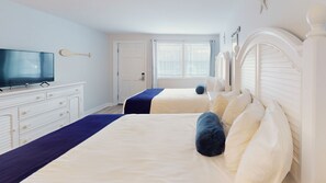 1 bedroom, bed sheets - Double Queen Room for a Cozy Group Stay (Cape May)