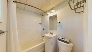 Bathroom - Double Queen Room for a Cozy Group Stay (Cape May)