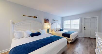 Expansive Double King Room for a Luxurious Group Stay