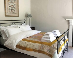 2 Schlafzimmer, Reisekinderbett, kostenloses WLAN, Bettwäsche