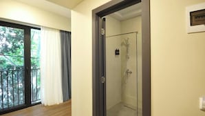 Kamar Quadruple Keluarga, pemandangan halaman | Meja kerja, kedap suara, dan Wi-Fi gratis