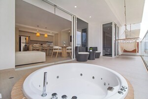 Apartamento estándar | Terraza o patio