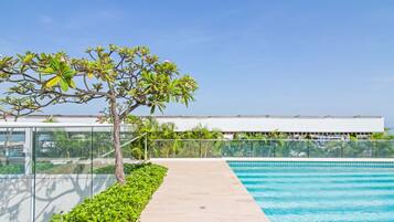 2 utendørsbassenger