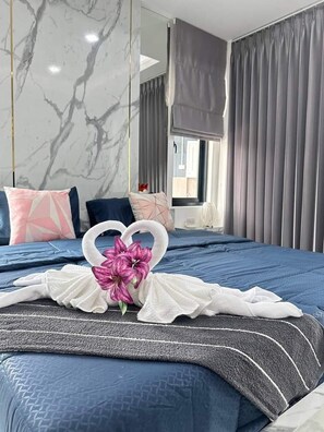 3 bedrooms, iron/ironing board, WiFi, bed sheets