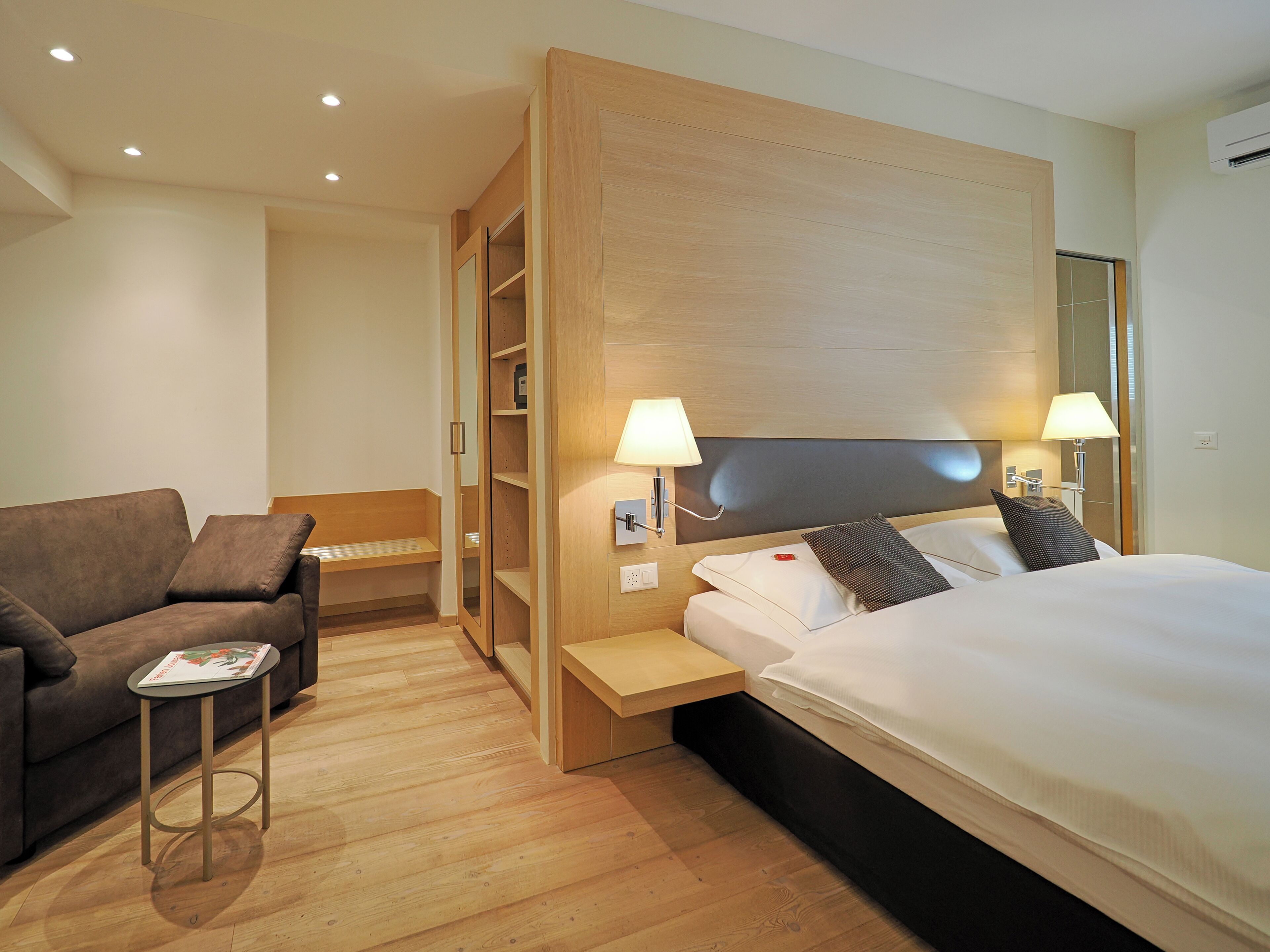 Classic Double Room | Hypo-allergenic bedding available, minibar, in-room safe, travel crib