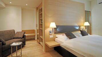 Classic Double Room | Hypo-allergenic bedding available, minibar, in-room safe, travel crib