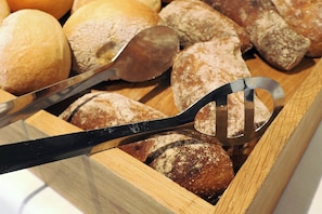 Free daily buffet breakfast - Ristorante Charme Hotel Tre Terre (Terre di Pedemonte)