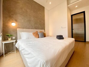 Zimmersafe, schallisolierte Zimmer, Bügeleisen/Bügelbrett