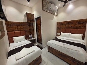 Wardrobe - Hotel Powai Palace (Mumbai)