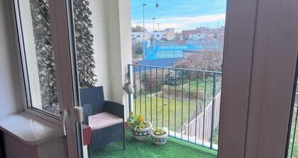 Art Deco 5-bedroom house with WiFi in Weston-super-Mare Close to Beach & Town