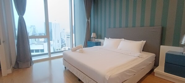 1 bedroom, desk, WiFi, bed sheets - Pleasant 1-bedroom apartment in Kuala Lumpur with WiFi (Kuala Lumpur)