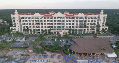 403 Landmark Resort Cozumel luxury beachfront condo, oceanview, snorkel paradise