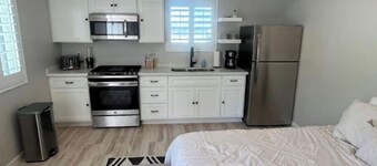Newly Built! Contemporary Vibes Tiny Home!