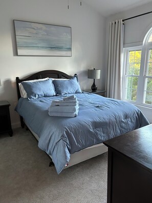 2 bedrooms, desk, iron/ironing board, travel crib