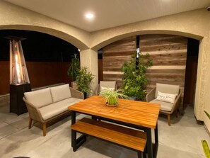 تناول الطعام بالخارج