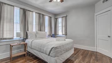 5 bedrooms, iron/ironing board, free WiFi