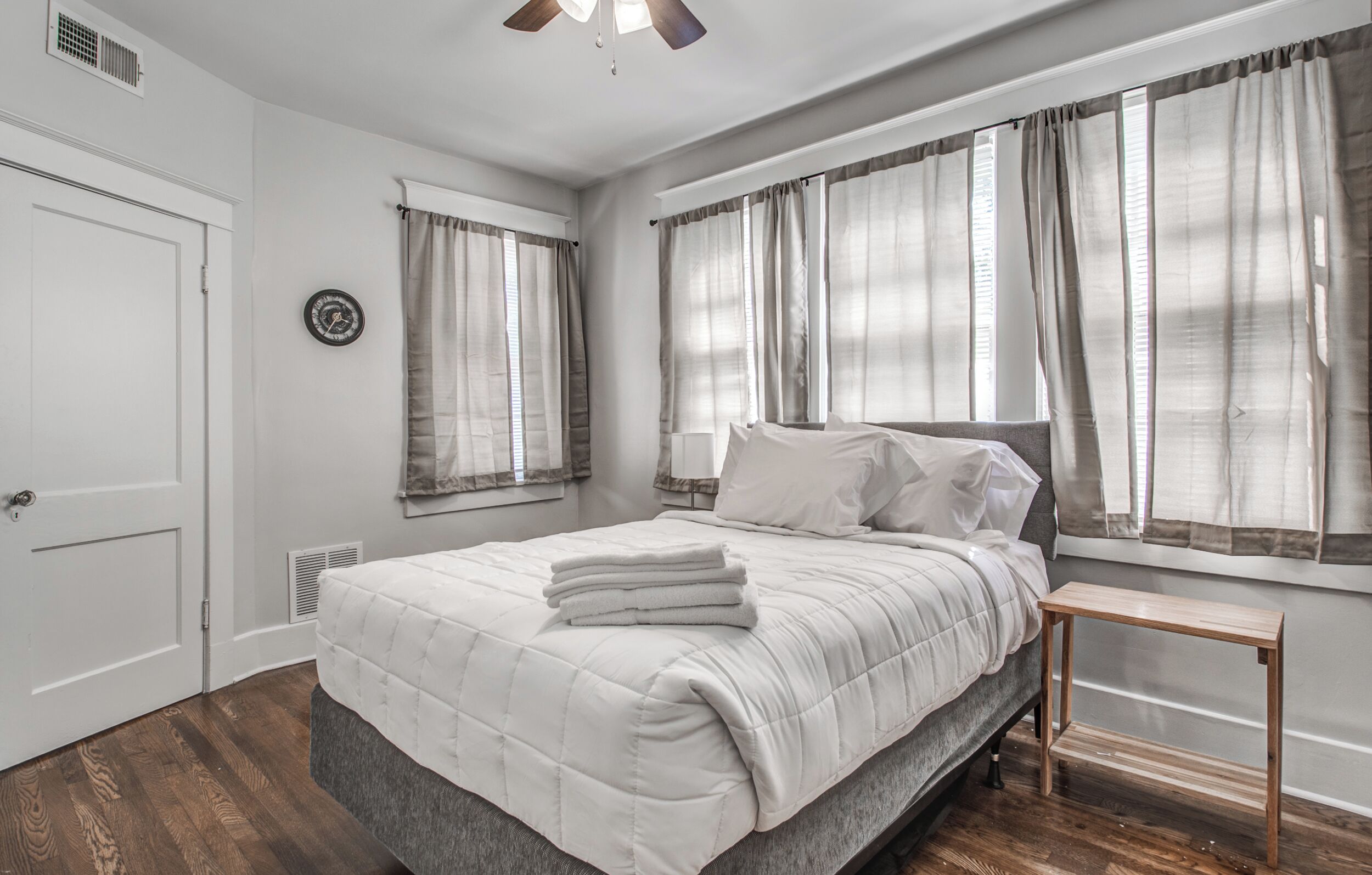 5 bedrooms, iron/ironing board, free WiFi