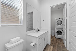 Classic Apartment | Bathroom - Quiet Quarter in Laveen Village (Laveen)
