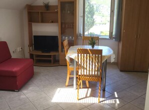 Studio (Studio Apartment with Balcony and Sea) | Living room - Apartments Villa Novak (Dubrovacko Primorje)