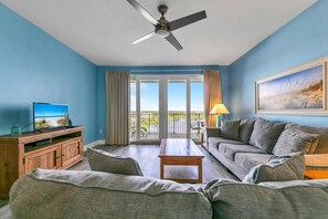 公寓客房, 多張床 (Laketown Wharf 731) | 起居區 | 電視