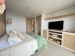 4 slaapkamers, een strijkplank/strijkijzer, reisbedje, wifi