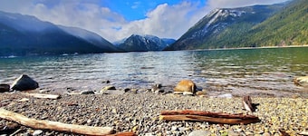 Hiker's Retreat, NEW Hot Tub & FirePit, EV Charger