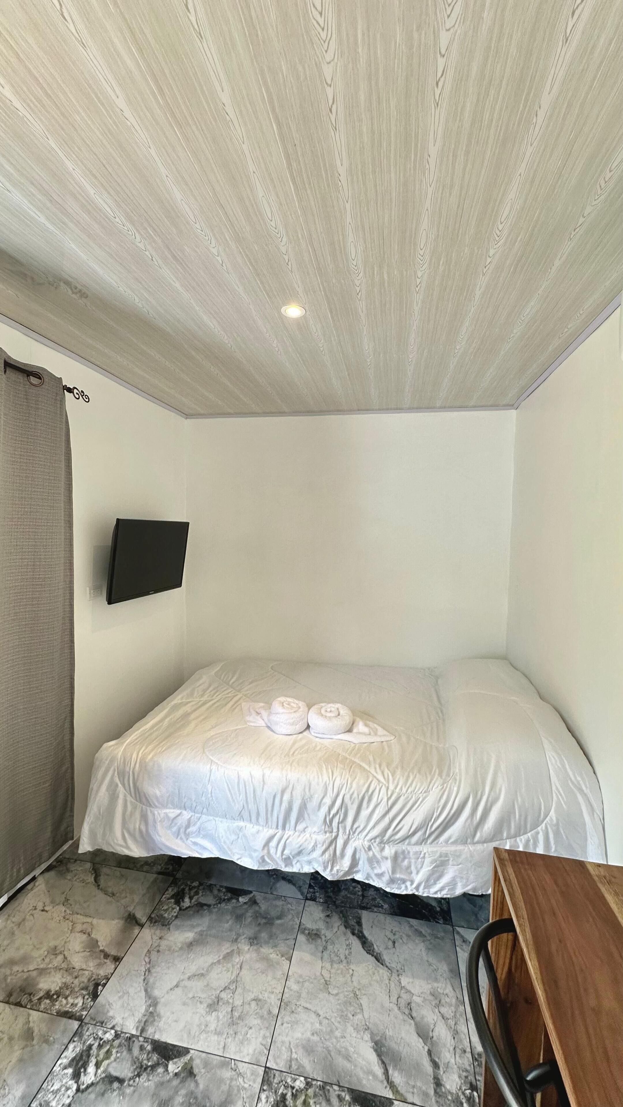 1 bedroom, desk, iron/ironing board, free WiFi