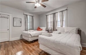 Deluxe House, Patio | Iron/ironing board, free WiFi