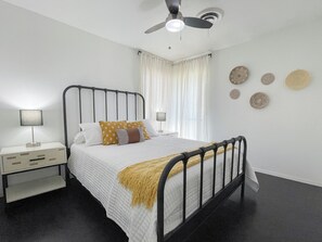 5 bedrooms, iron/ironing board, free WiFi