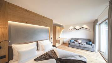 Chambre Double, balcon, vue montagne | Minibar, coffres-forts dans les chambres, Wi-Fi gratuit, draps fournis