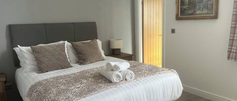 1 slaapkamer, een strijkplank/strijkijzer, reisbedje, wifi