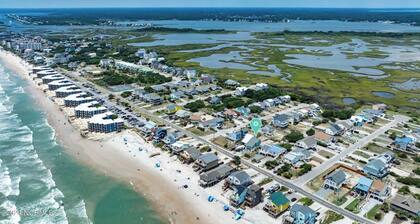 What a view! Cozy 3-BR at far north end of North Topsail