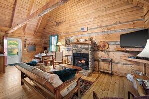 Smart TV, fireplace