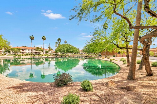Fully Furnished Remodeled Condo 2 Bed 2 Bath Superstition Springs on 1 level 