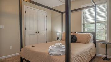 5 bedrooms, iron/ironing board