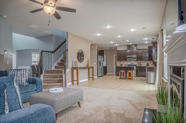 TV - Lakeside Lodging (Columbus)