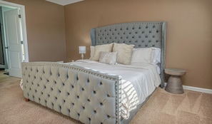 5 bedrooms, iron/ironing board - Lakeside Lodging (Columbus)