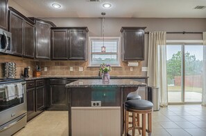 Private kitchen - Lakeside Lodging (Columbus)