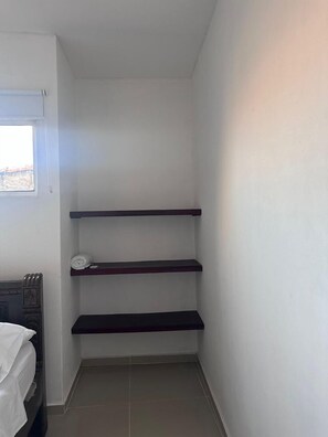 Double or Twin Room | Desk, laptop workspace, blackout drapes, free WiFi - Hotel Casa Evan (Mompos)