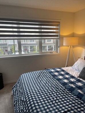 1 bedroom, WiFi, bed sheets - Cozy Room Close to YYC Airport (Calgary)