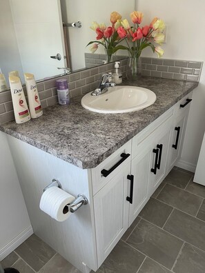 Handtücher, Seife, Toilettenpapier