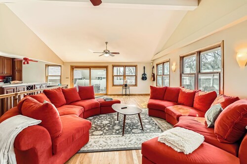 Massive 5BR, 4-level 3k+sqft House, PokerRoom,PoolTable, Darts, Bowling,Grill