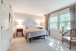4 Schlafzimmer, Schreibtisch, Reisekinderbett, kostenloses WLAN