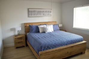 3 bedrooms, iron/ironing board, travel crib, free WiFi - Family-Friendly Home at the Heart of DFW- close to all popular attrations! (Euless)